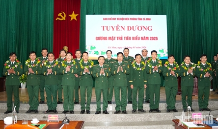 Outstanding Ca Mau young border guards honored